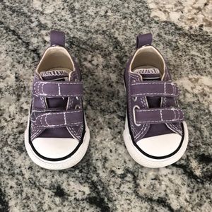 Toddler purple Converse Velcro sneakers!Never worn